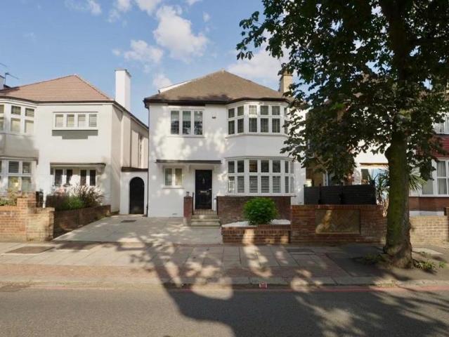 House for sale in Kew, Greater London