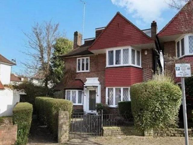 House for sale in Gloucester Court, Greater London
