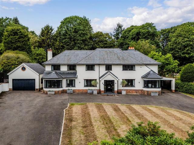 House for sale in Kingswood Warren, Red Hill