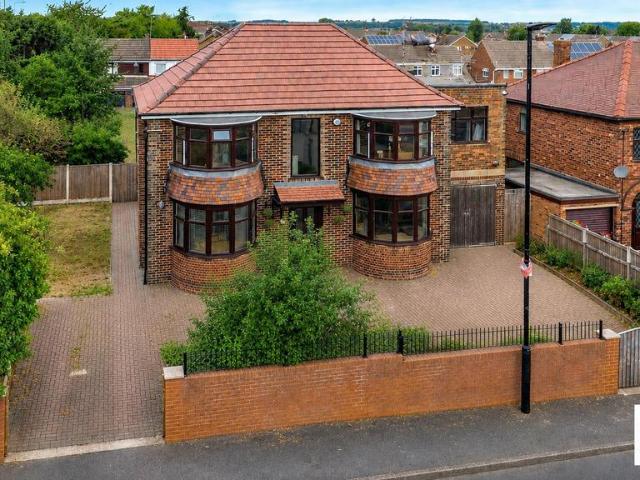 House for sale in Adwick Le Street, South Yorkshire