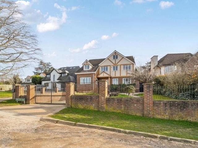 House for sale in Widmore, Greater London