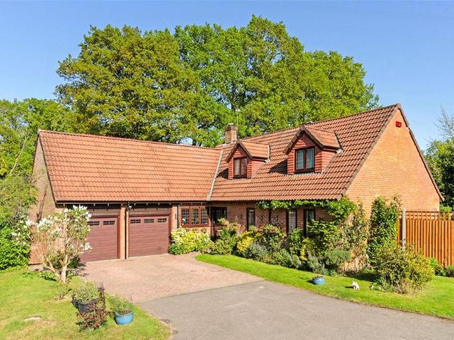 House for sale in Fole, Surrey