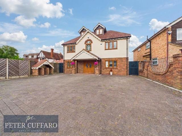 House for sale in Broxbourne, Hertfordshire