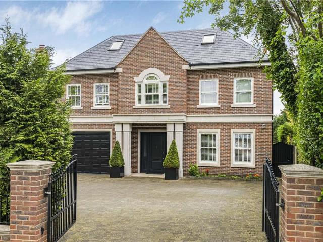 House for sale in Whetstone, Cat Hill