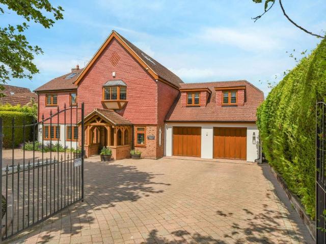 House for sale in Hutton, Navestock Side