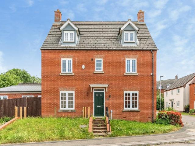 House for sale in Burton Latimer