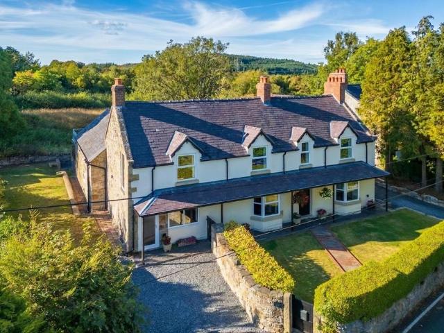 House for sale in Bwlchgwyn, Wales