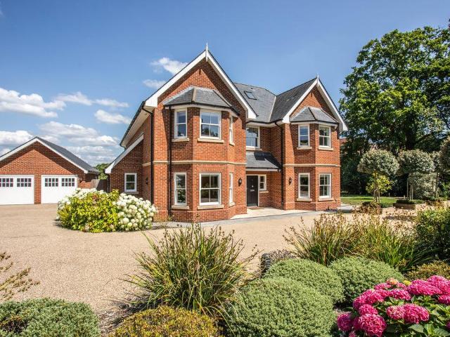 House for sale in Perryfields, West Sussex