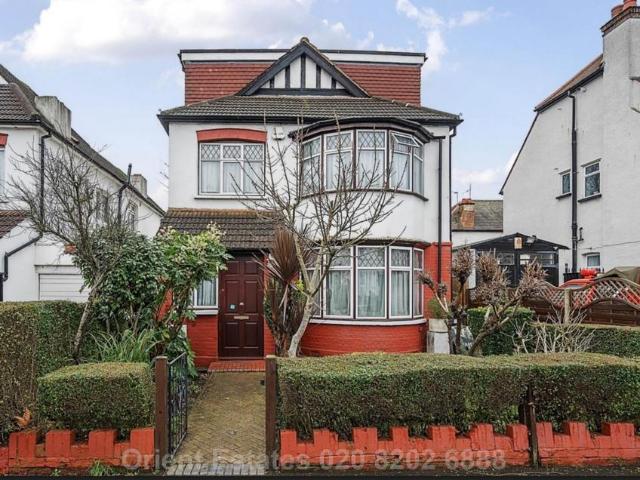 House for sale in Hendon Central, The Hyde
