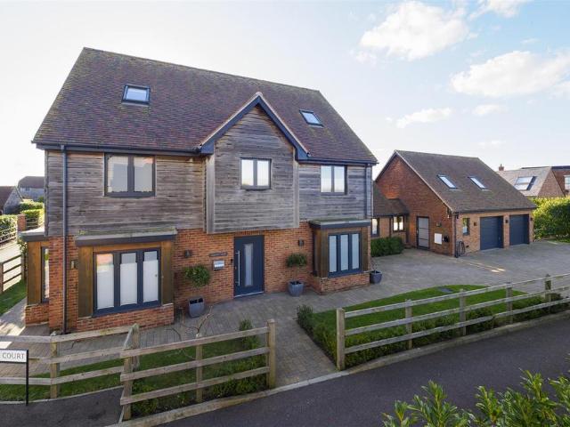 House for sale in Woodnesborough, Ash