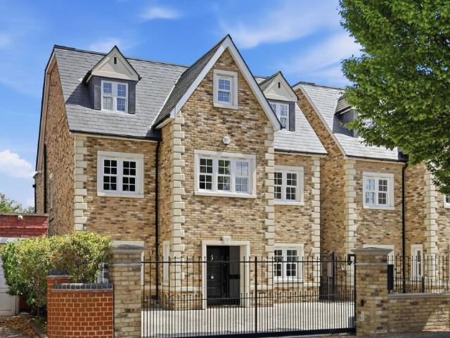 House for sale in Gidea Park, Greater London