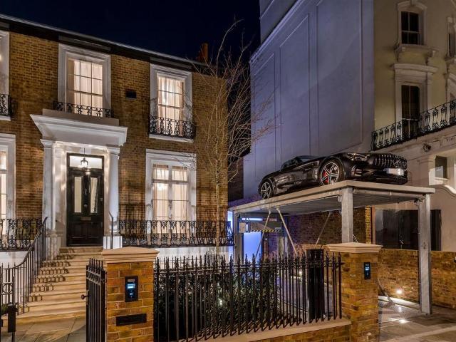 House for sale in Kensal Town, Bayswater