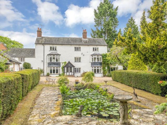 House for sale in Elmfield, Leicestershire