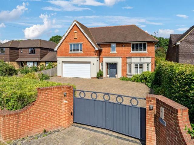 House for sale in Beaconsfield, Forty Green