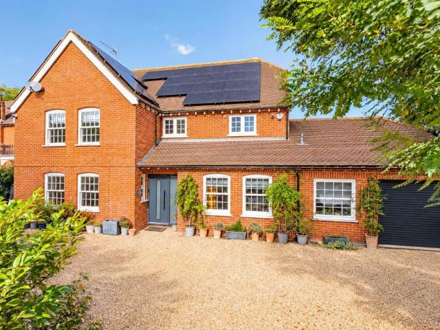 House for sale in Horn's Mill, East Hertfordshire