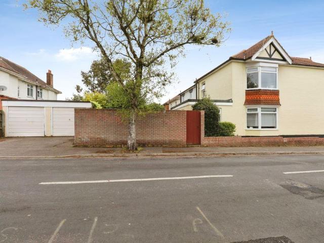 House for sale in Talbot Village, Bournemouth