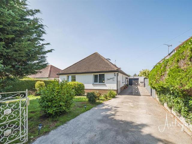 House for sale in Holtsfield, Manselfield