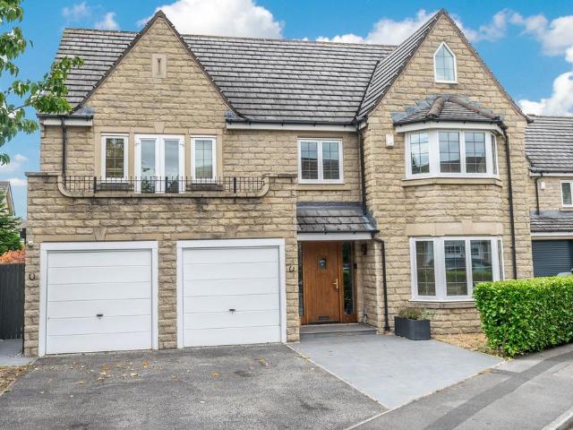 House for sale in Highburton, West Yorkshire
