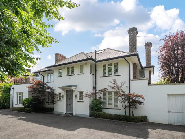 House for sale in Lower Green Esher, Blackhills