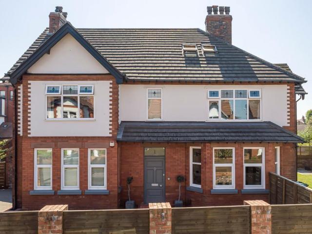 House for sale in Crosby, Sefton