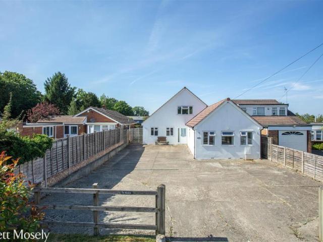 House for sale in The Butts, Kent