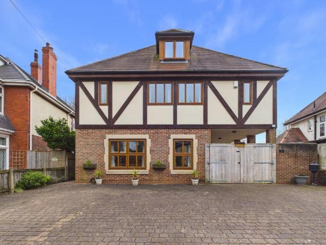 House for sale in Avenues, Hull