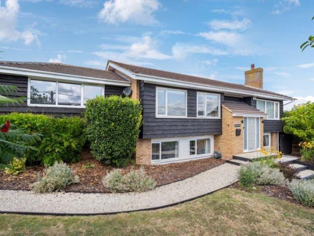 House for sale in Henton, Berrick Salome