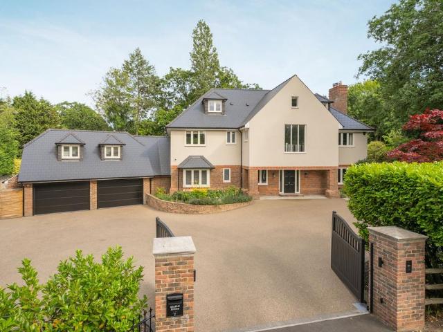 House for sale in Sunningdale