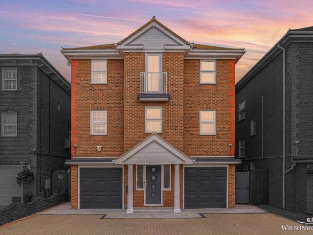 House for sale in Newlands, Castle Point