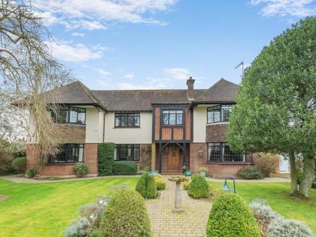 House for sale in Weston Turville