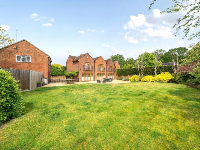 House for sale in Horsell, Woking