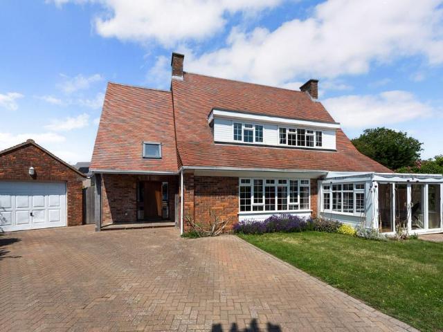 House for sale in Littlecote, West Sussex