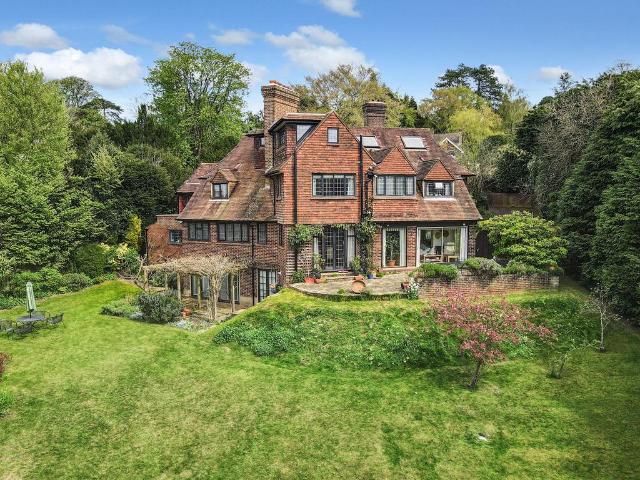 House for sale in Caterham Valley, Hillview
