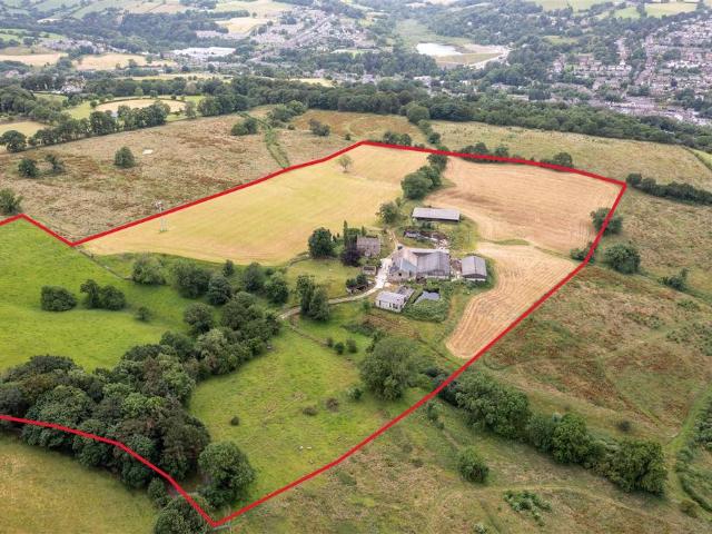 House for sale in Buxworth, Charlesworth