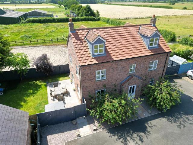 House for sale in North Duffield, North Yorkshire
