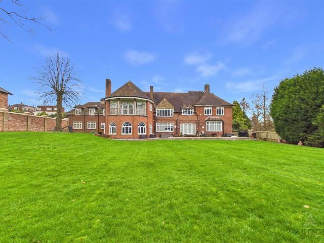 House for sale in Winshill, Beamhurst