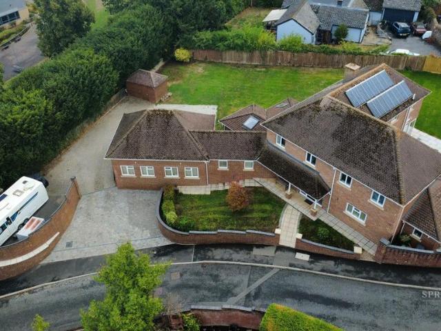 House for sale in Watergate, Devon