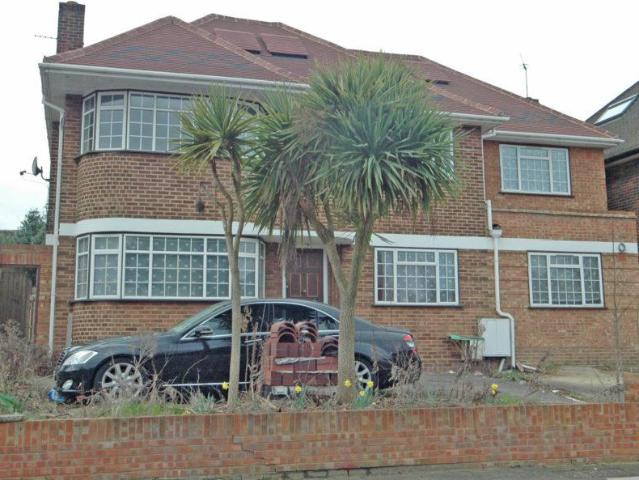 House for sale in London Borough of Ealing, Park Royal