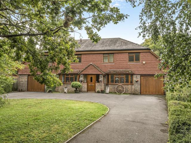 House for sale in Littlecote, West Sussex
