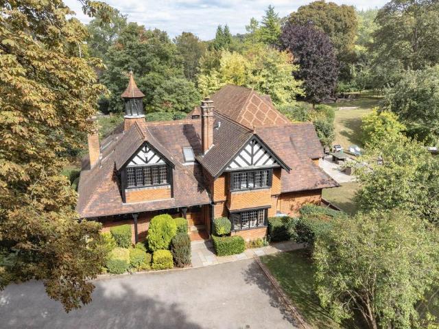 House for sale in Pouchen End, Hertfordshire