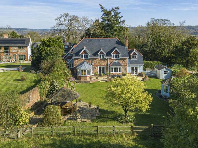 House for sale in Lunnon, Buckinghamshire