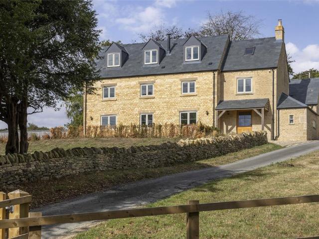 House for sale in Winchcombe, Pamington