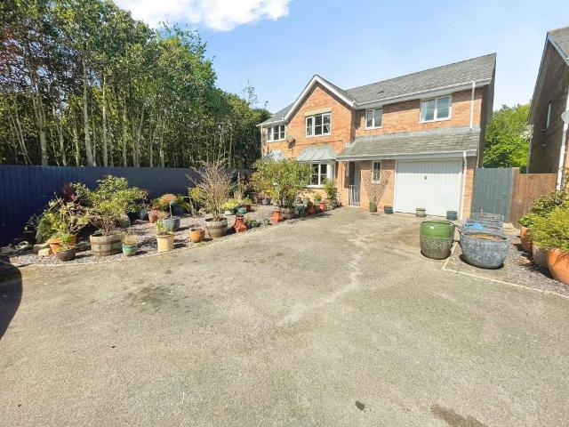 House for sale in Broadlands, Wales