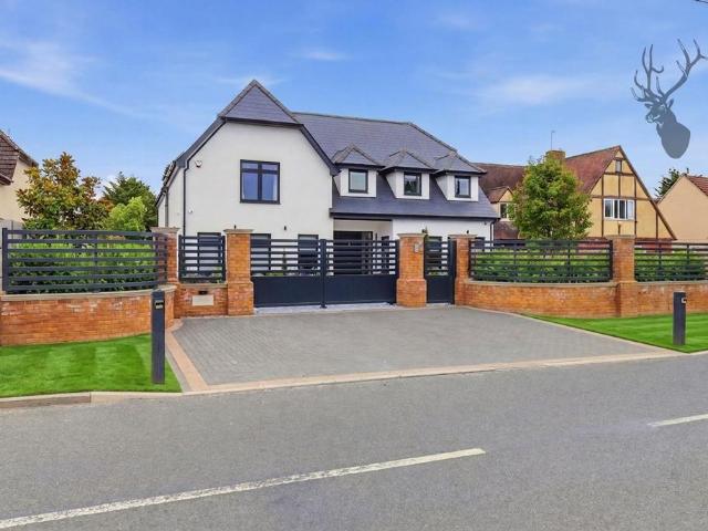 House for sale in Ramsden Bellhouse, Essex