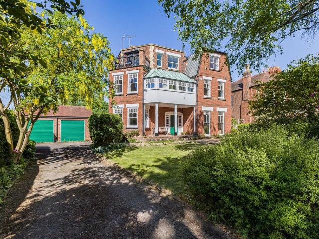 House for sale in Caldecott, Dromore