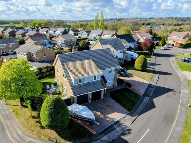 House for sale in Oakley, Merley