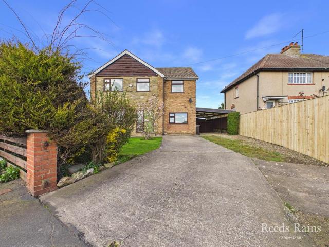 House for sale in Cayton