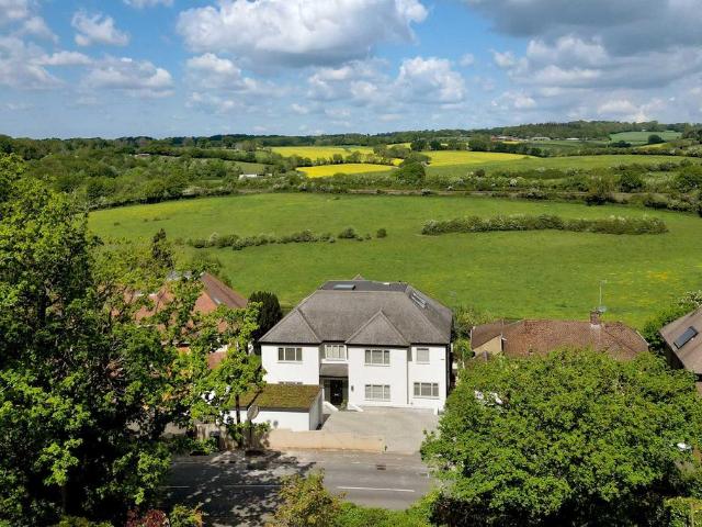 House for sale in Beaconsfield, Forty Green
