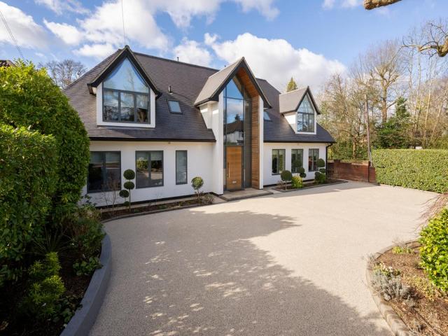 House for sale in Bushey, Bushey Heath
