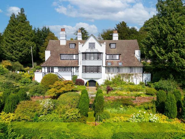 House for sale in Hillview, Surrey